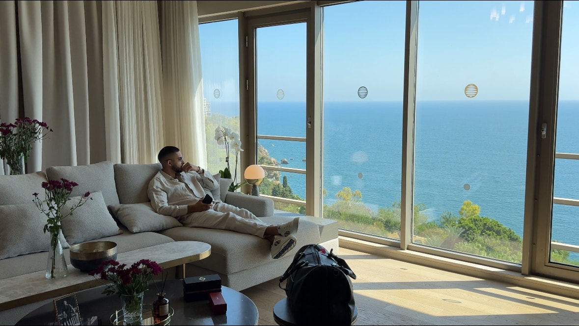 Social Media Scale ╎ Deniz Inan